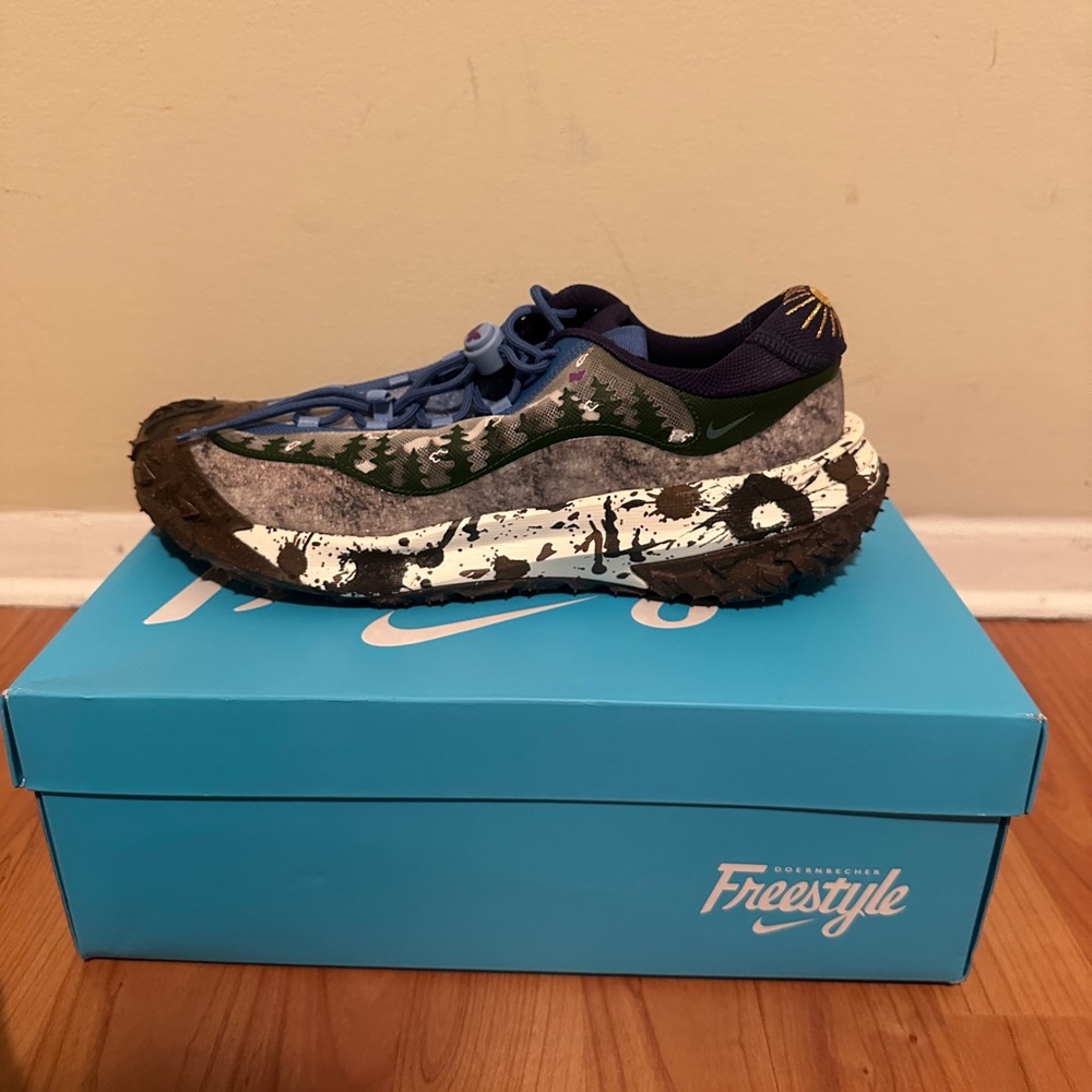 Nike ACG Blue and Black Athletic Shoes